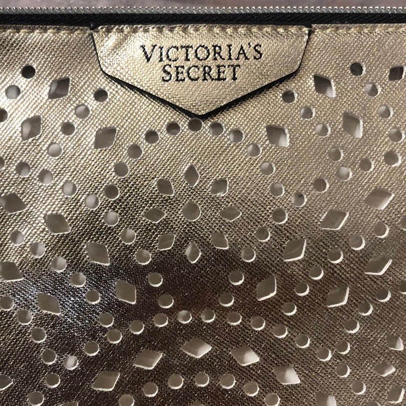 Victoria’s Secret Laser cut cosmetic pouch NEW - Picture 2 of 5